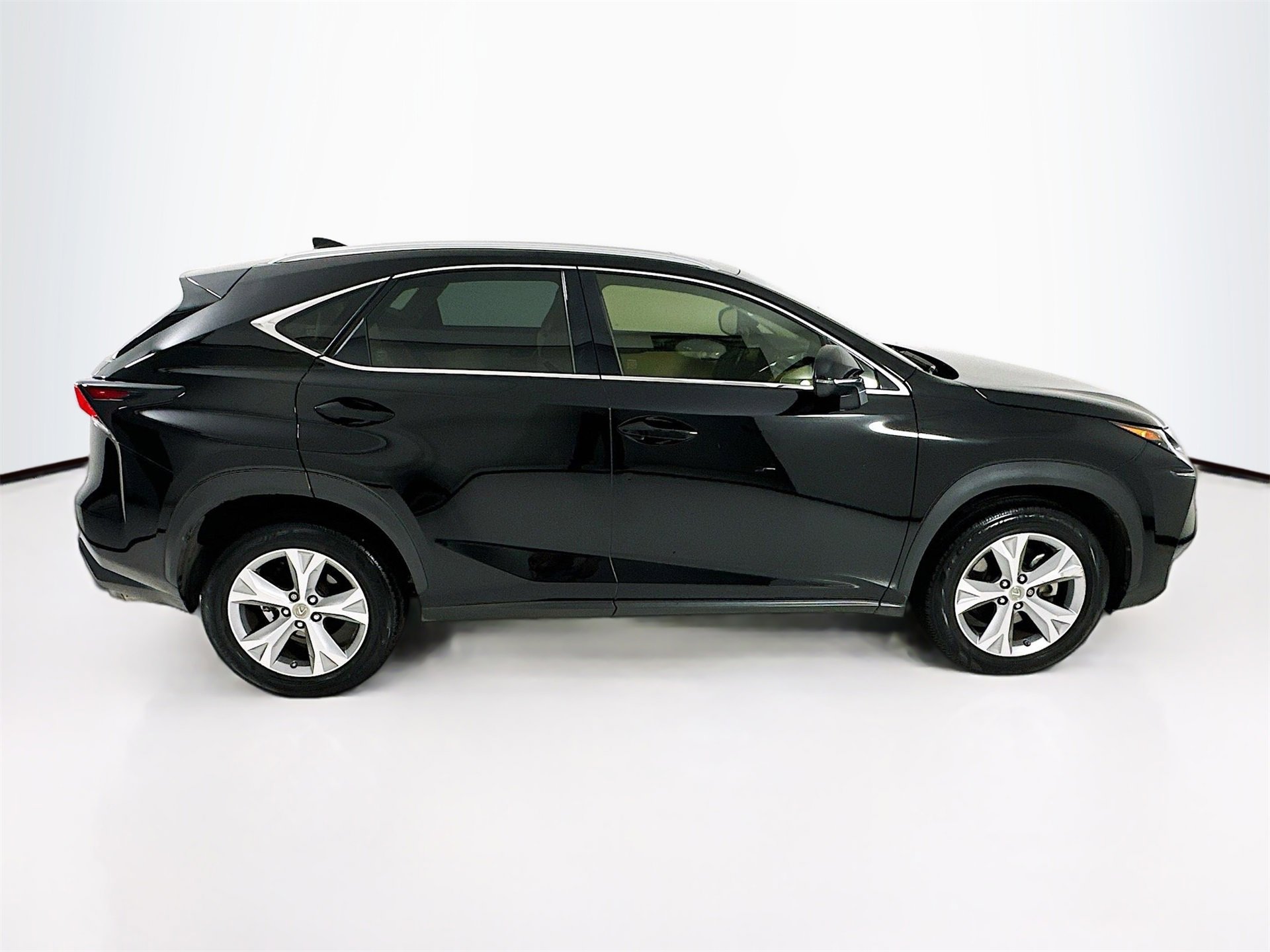 Used 2017 Lexus NX 200t FWD image 9