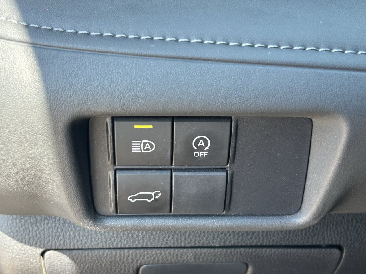 Used 2025 Toyota Highlander XLE AWD/4WD image 35