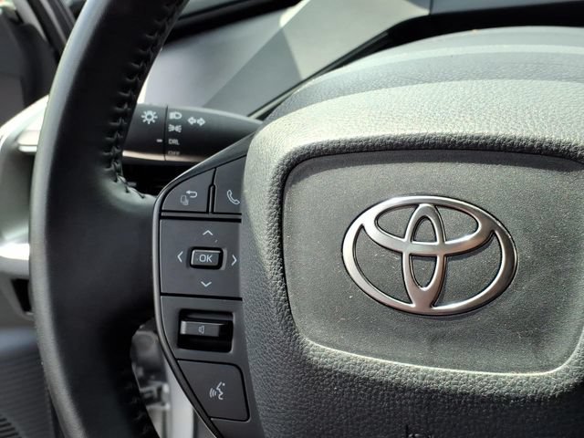 Certified 2025 Toyota Prius LE FWD image 18