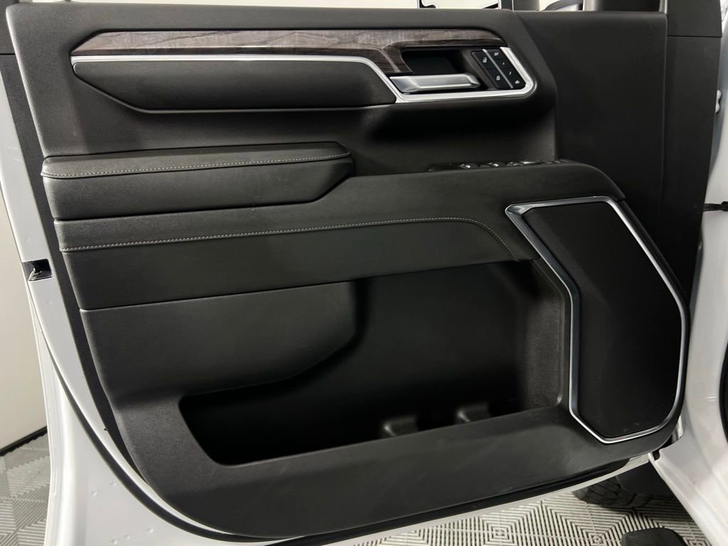 Used 2024 Chevrolet Silverado 2500 LTZ image 25