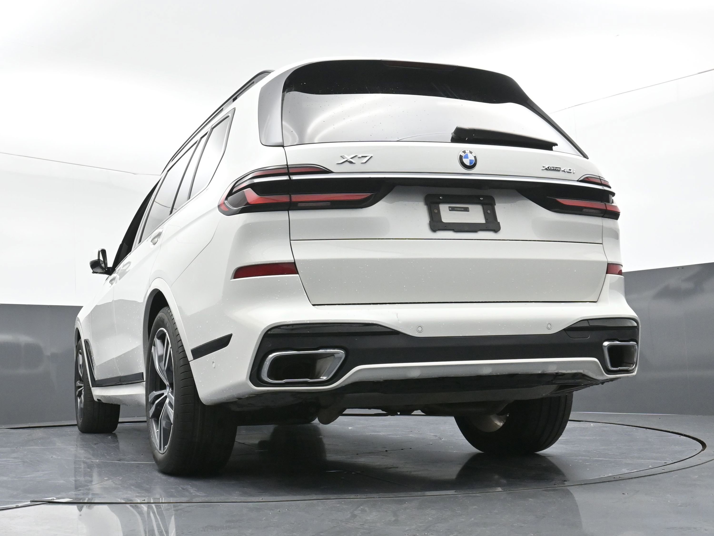 Used 2024 BMW X7 xDrive40i w/ M Sport Package image 30