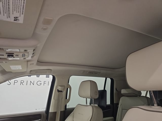 Used 2022 GMC Yukon XL Denali w/ Denali Ultimate Package AWD/4WD image 27