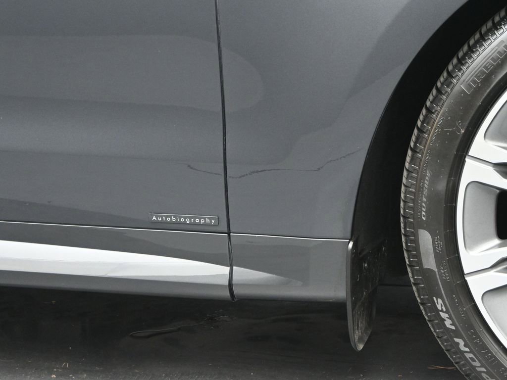 Used 2025 Land Rover Range Rover Sport Autobiography image 36