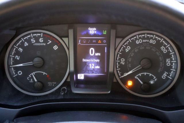 Used 2022 Toyota Tacoma TRD Sport image 34