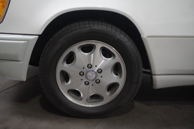 Used 1995 Mercedes-Benz E 320 Convertible image 8