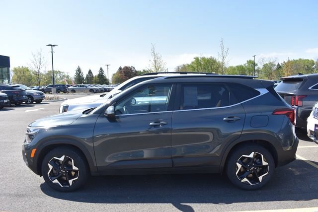 Used 2024 Kia Seltos EX AWD/4WD image 5