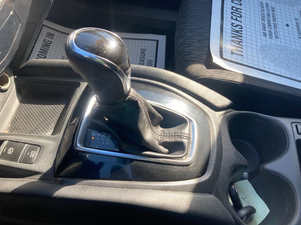 Used 2019 Nissan Rogue SV w/ Sun & Sound Touring Package AWD/4WD image 28