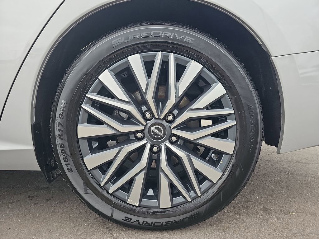 Used 2024 Nissan Altima 2.5 SV FWD image 36