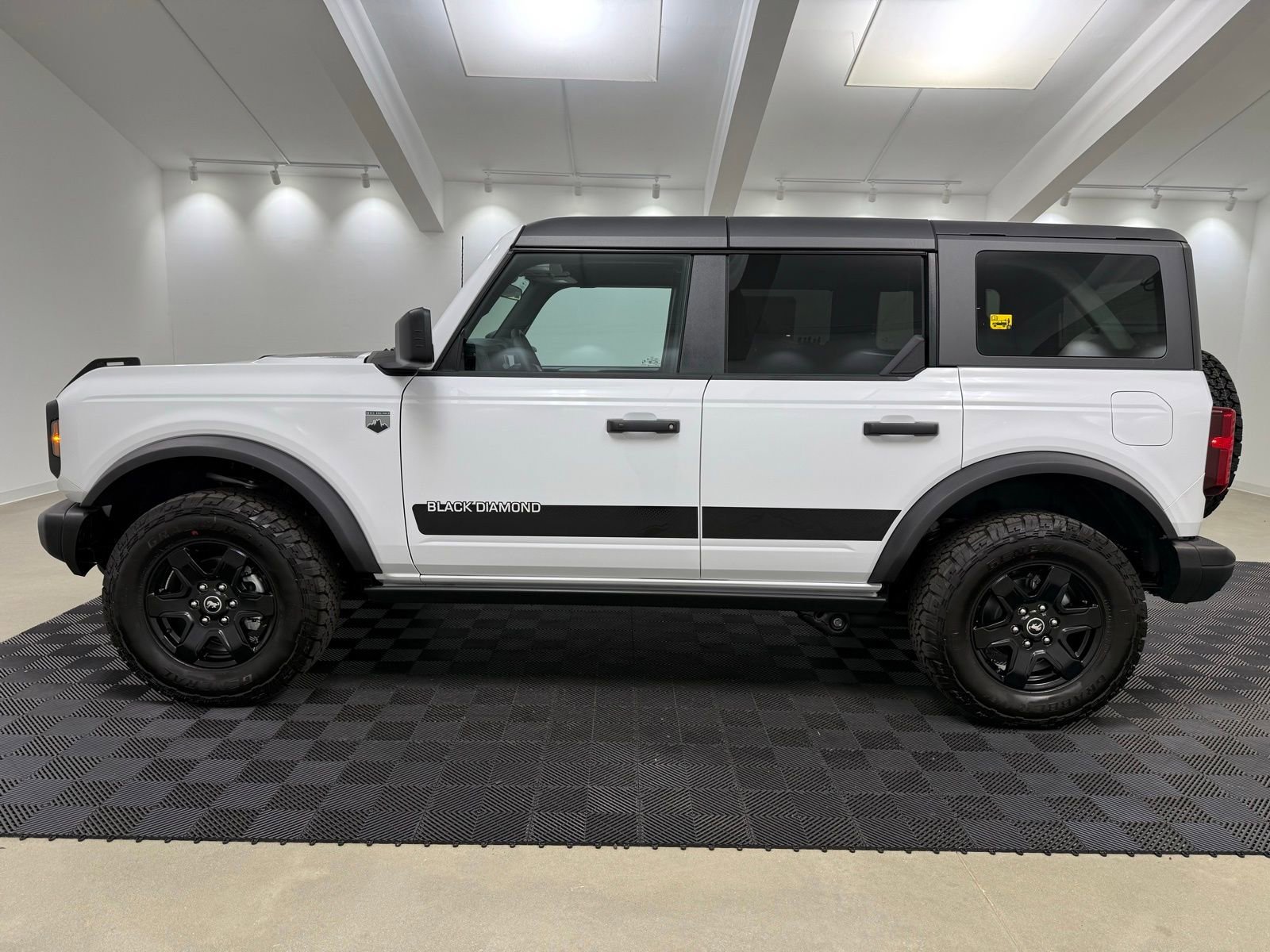 New 2025 Ford Bronco Big Bend w/ Black Diamond Package image 5