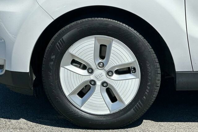 Used 2015 Kia Soul EV image 23