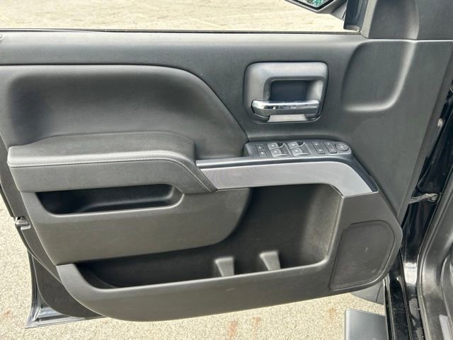 Used 2018 Chevrolet Silverado 1500 LT w/ Midnight Edition AWD/4WD image 10