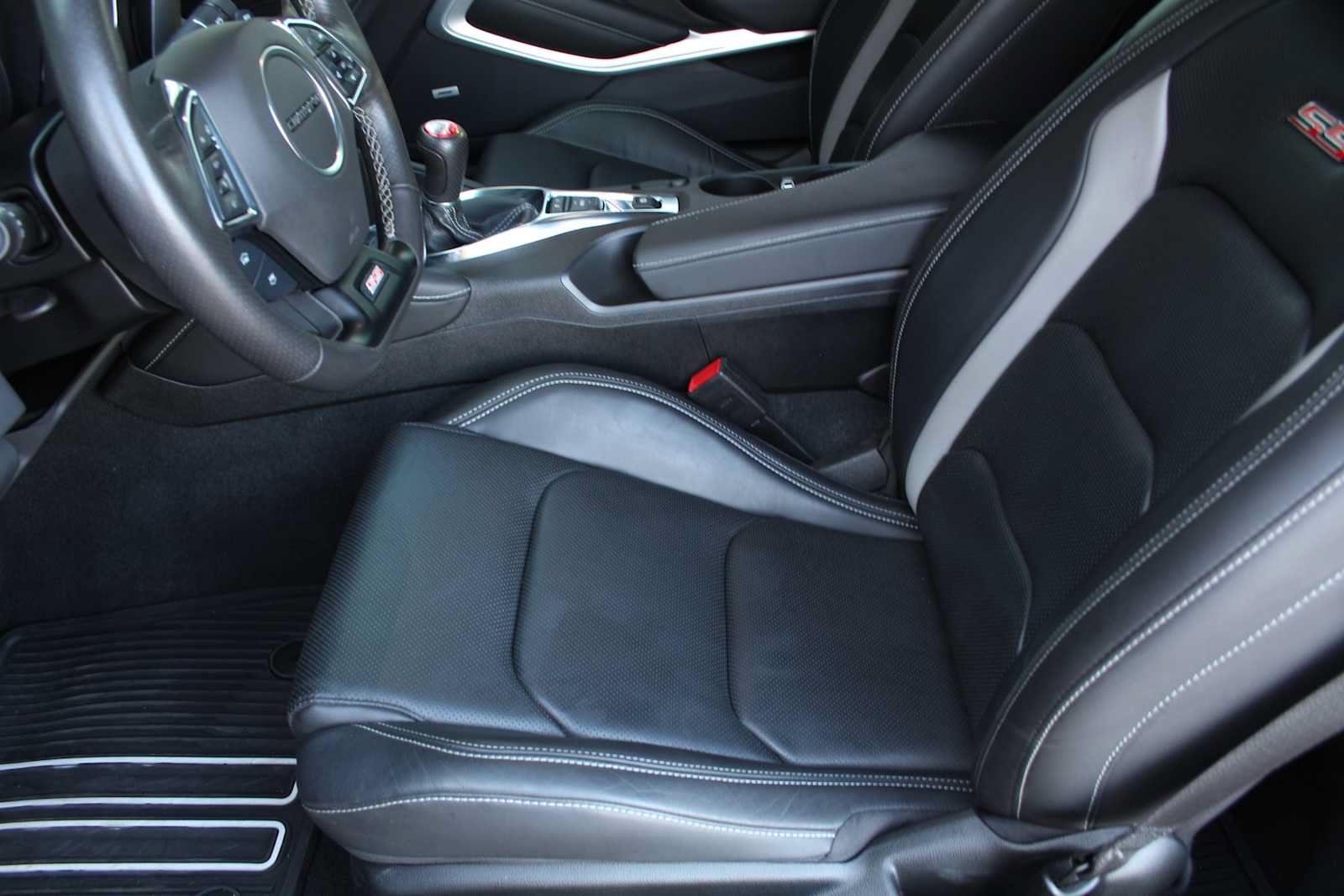 Used 2023 Chevrolet Camaro SS RWD image 25