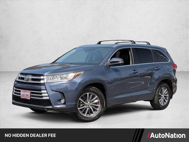 Used 2017 Toyota Highlander XLE w/ Carpet Mat Package AWD/4WD image 1