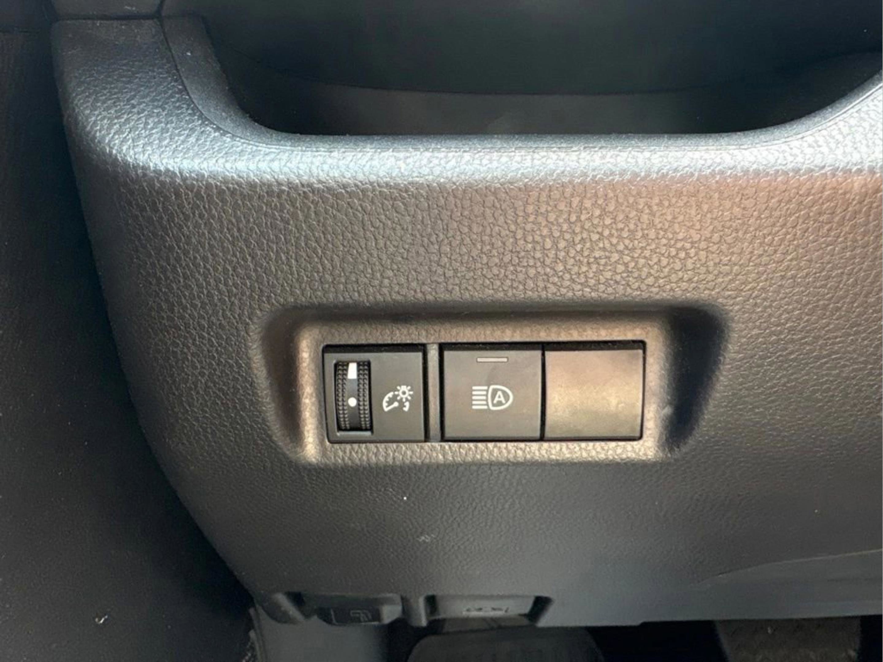Used 2025 Toyota RAV4 LE FWD image 19