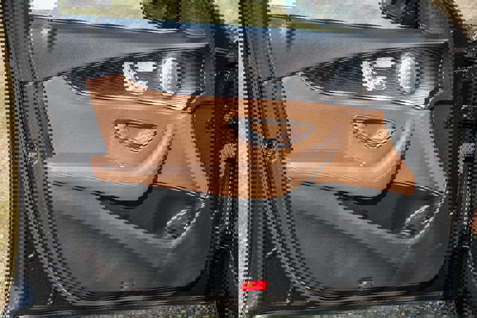 Used 2021 Mercedes-Benz E 350 Sedan w/ Premium Package image 4