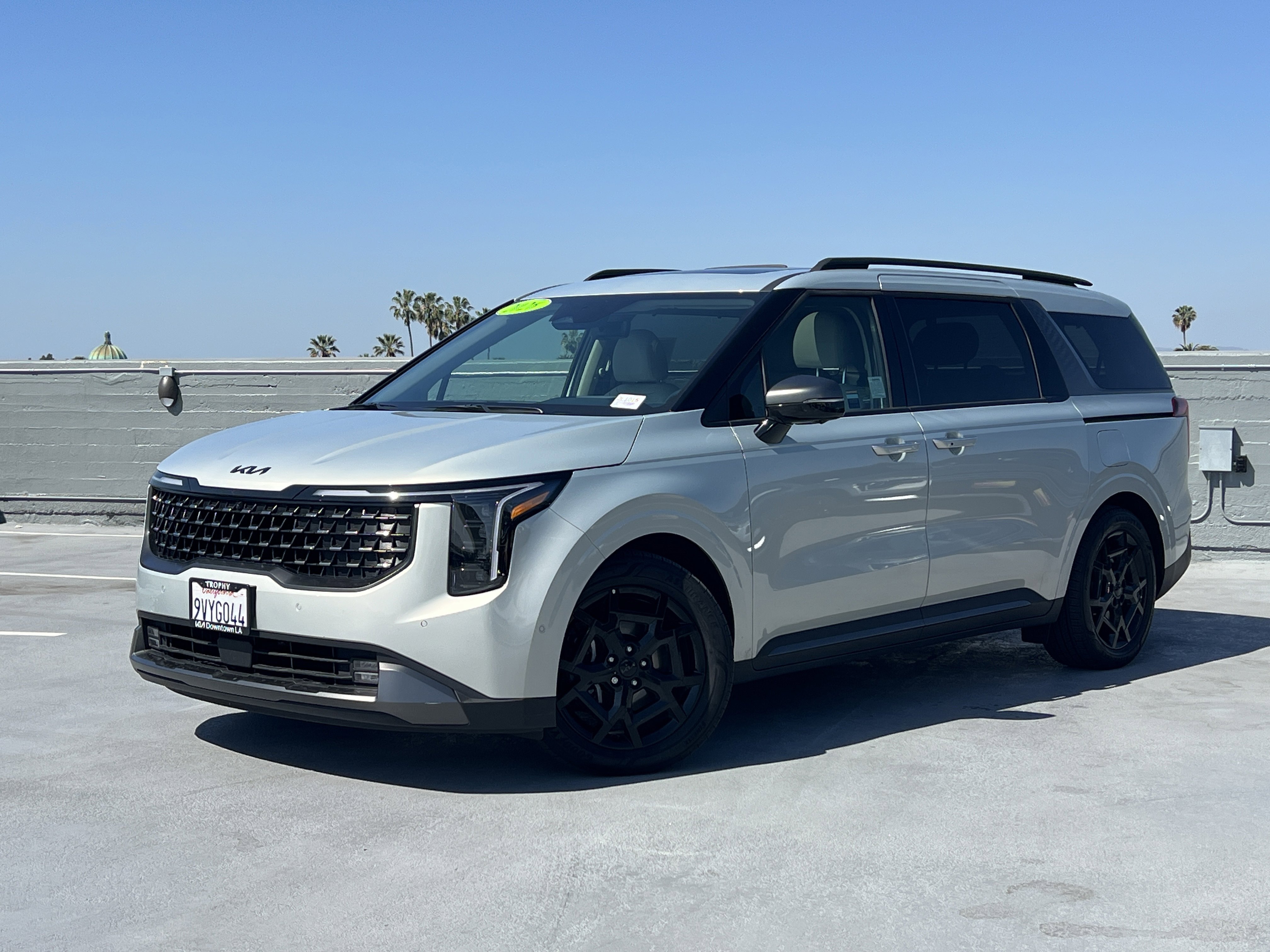 Certified 2026 Kia Carnival SX Prestige image 2