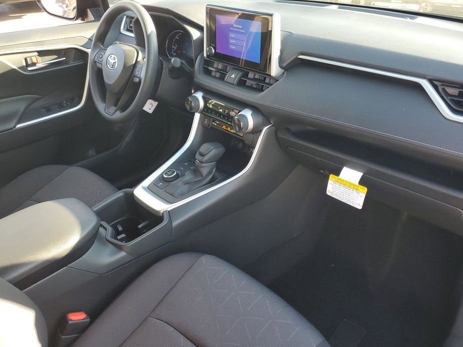 New 2025 Toyota RAV4 XLE image 31