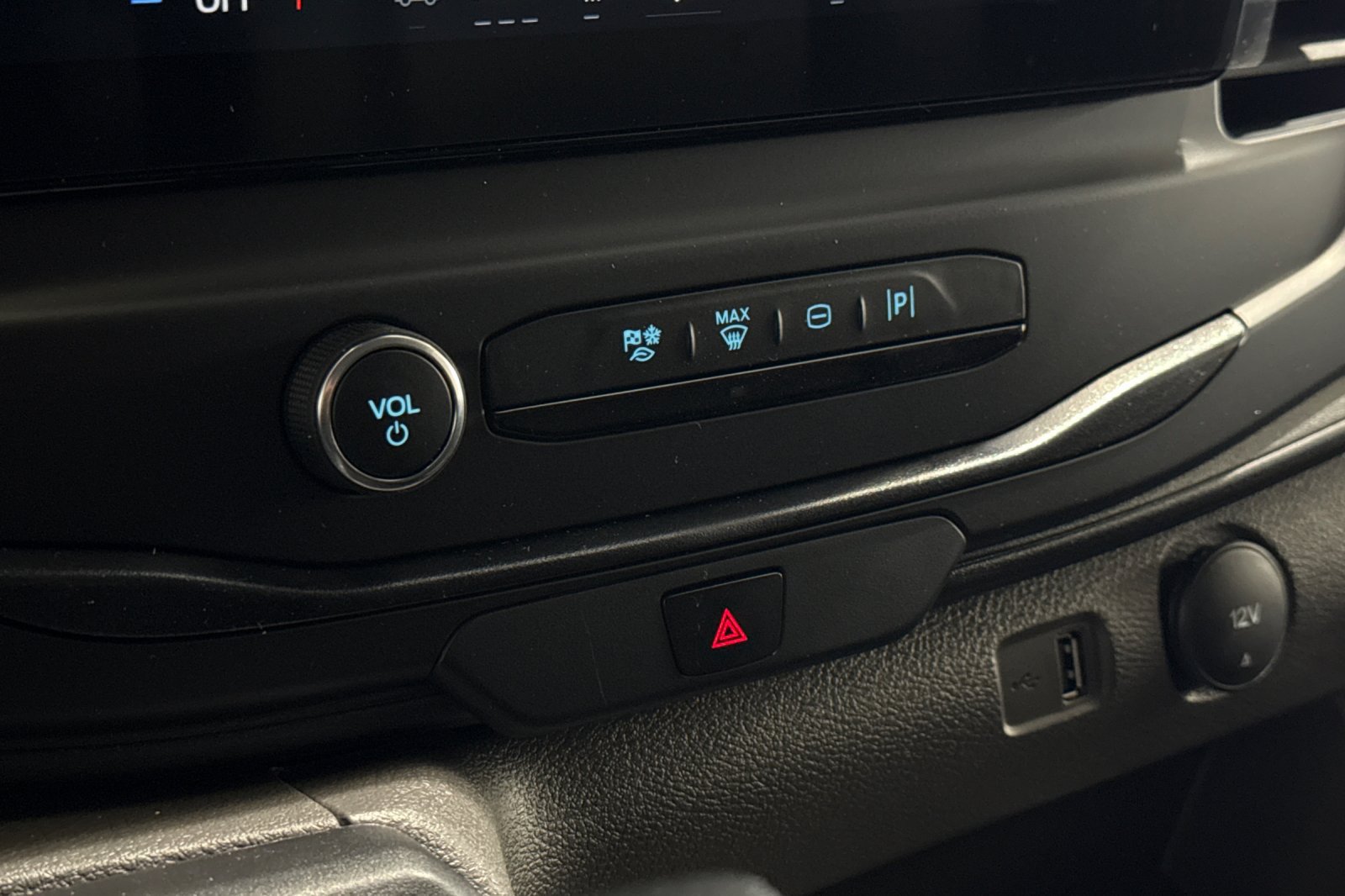 New 2026 Ford Transit 150 Low Roof RWD image 19
