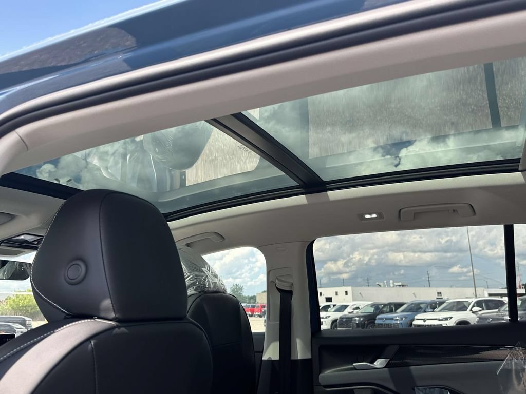 New 2026 Volkswagen Tiguan SE AWD/4WD image 10