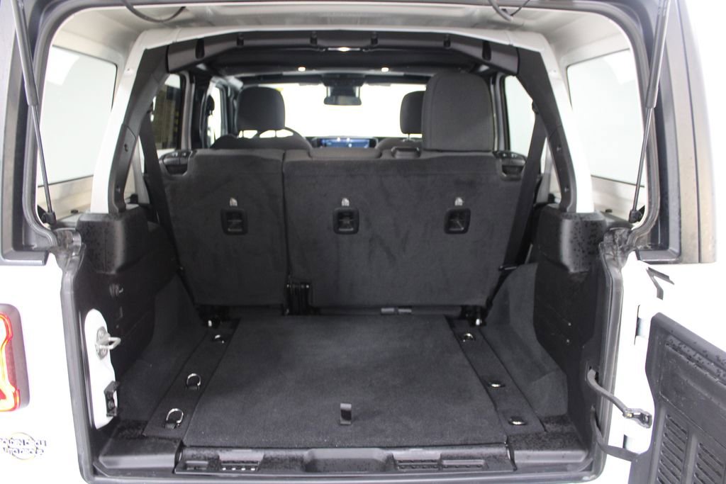 Used 2024 Jeep Wrangler Unlimited Rubicon image 18