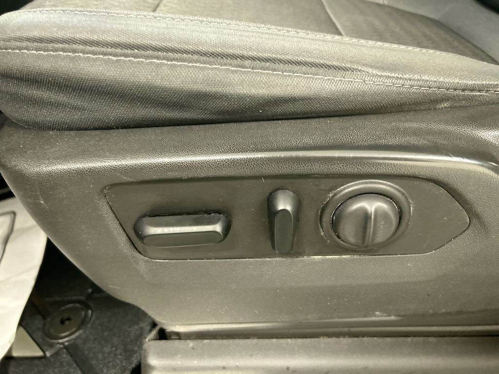 Used 2019 Chevrolet Silverado 1500 RST AWD/4WD image 10