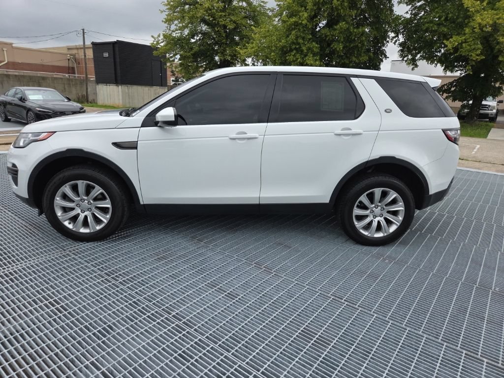 Used 2015 Land Rover Discovery Sport SE AWD/4WD image 2
