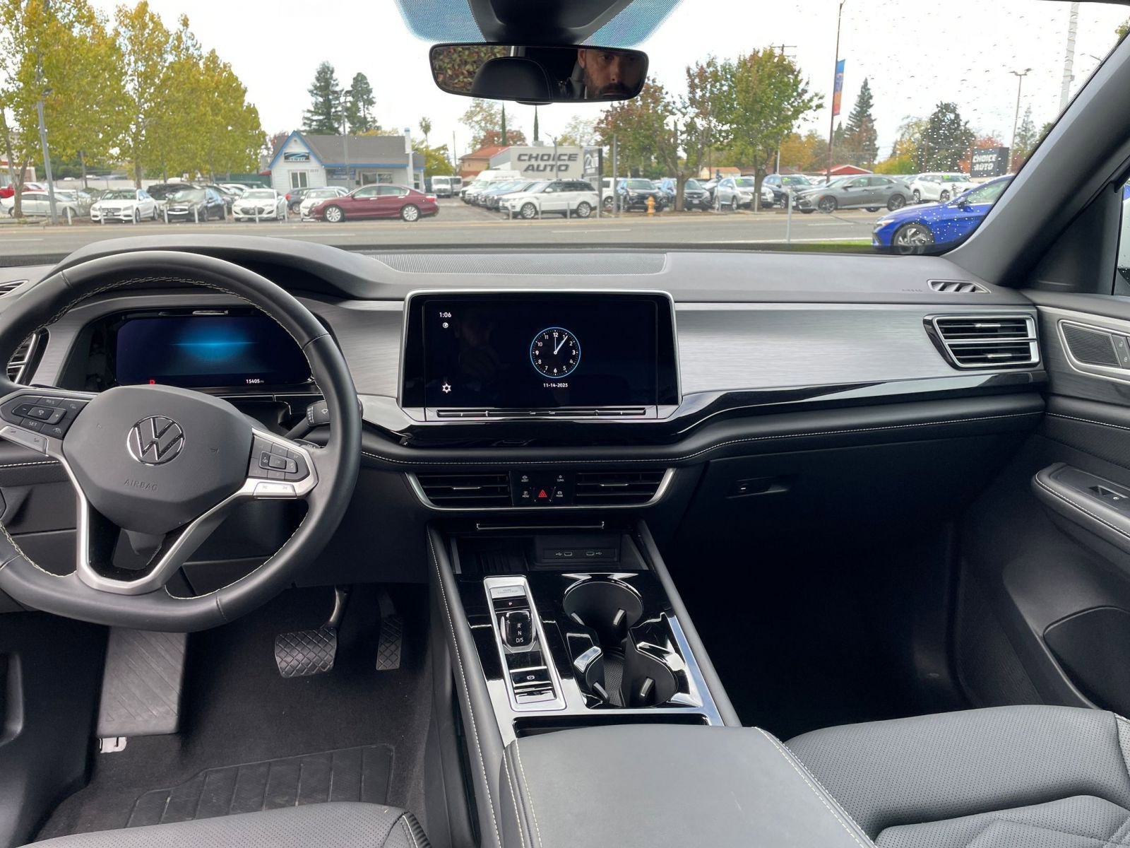 Used 2025 Volkswagen Atlas Cross Sport SE image 33