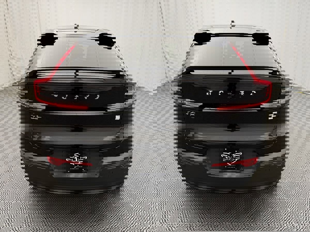 Used 2023 Volvo C40 P8 Recharge Ultimate image 5