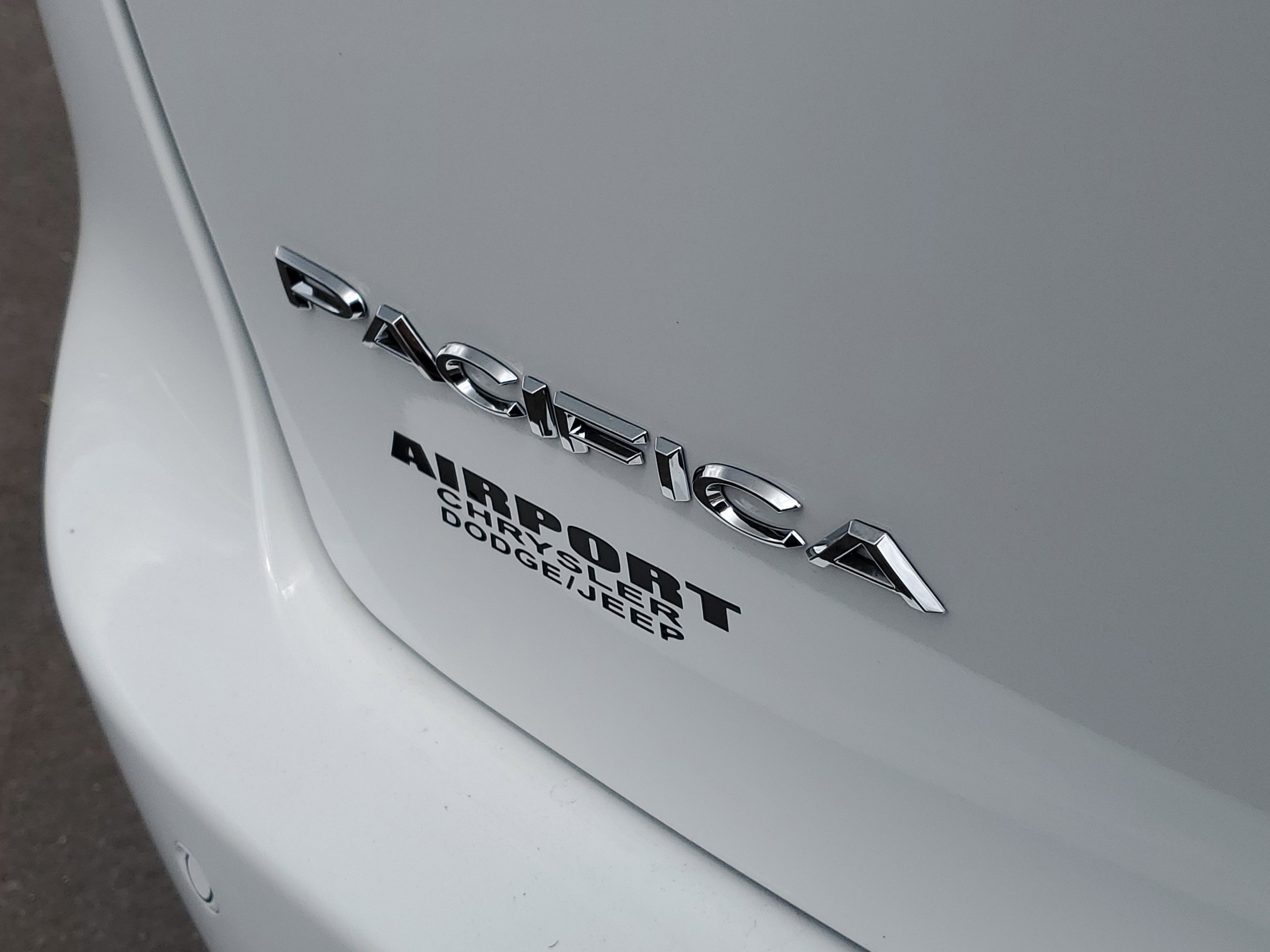 New 2026 Chrysler Pacifica Select image 6