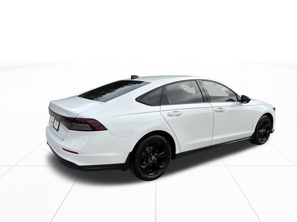 Certified 2025 Honda Accord SE image 9