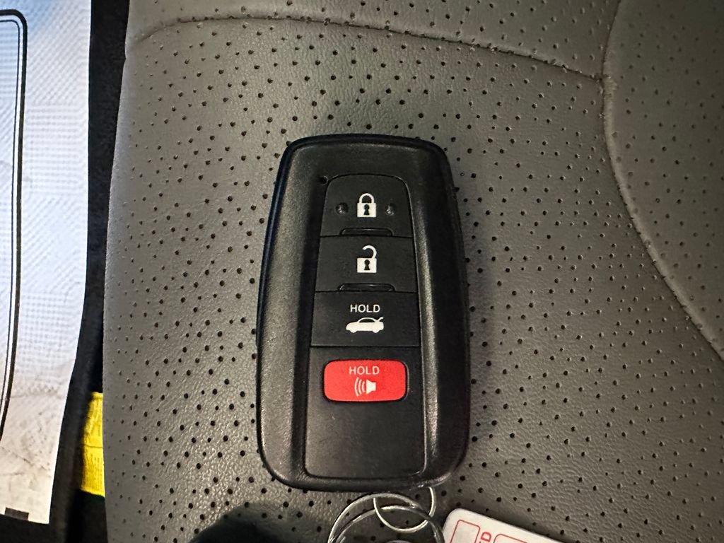 Used 2022 Toyota Avalon Limited w/ Advanced Safety Package FWD image 17