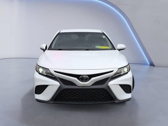 Used 2018 Toyota Camry SE FWD image 12