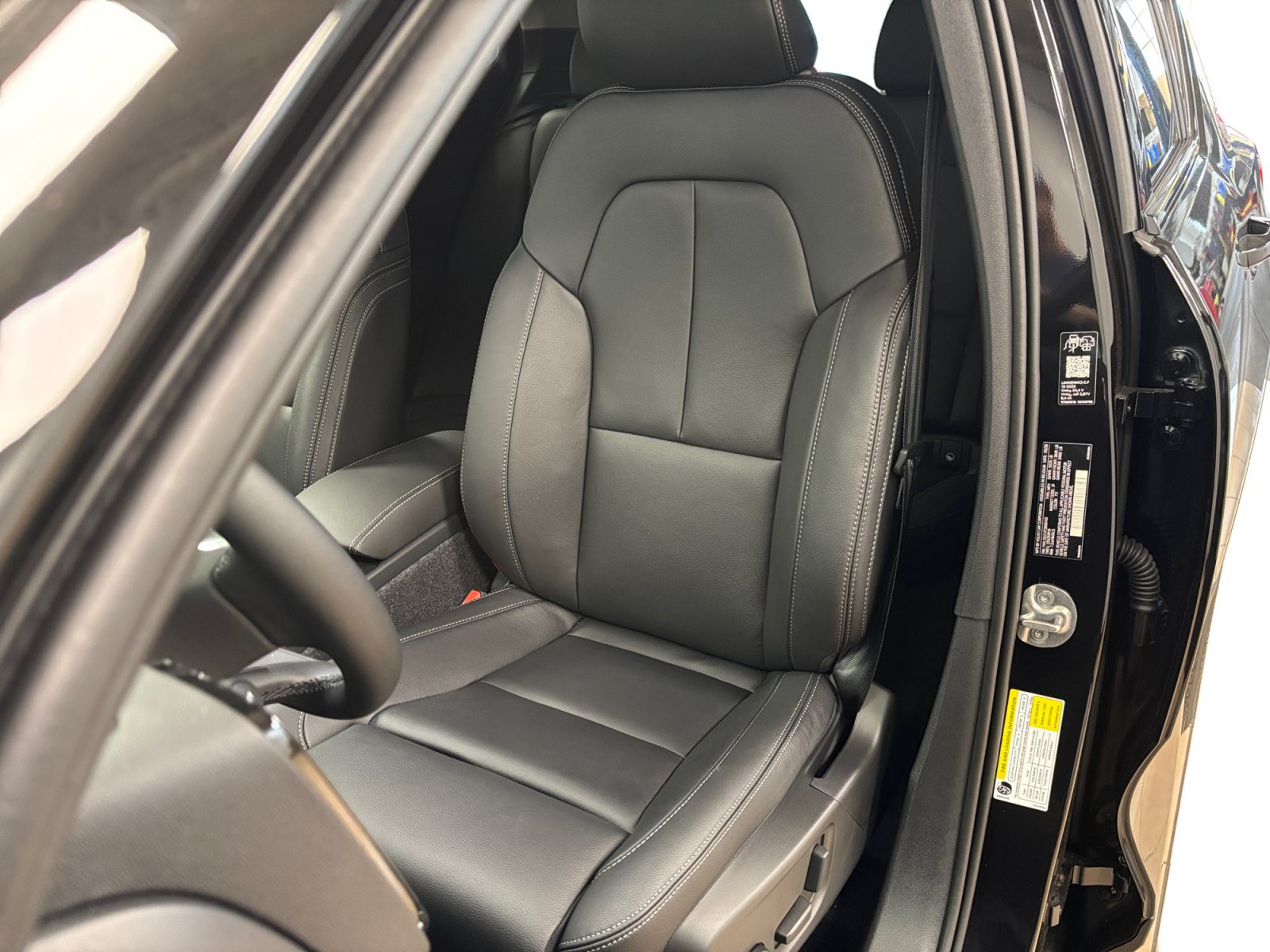 New 2026 Volvo XC40 B5 Plus AWD/4WD image 38