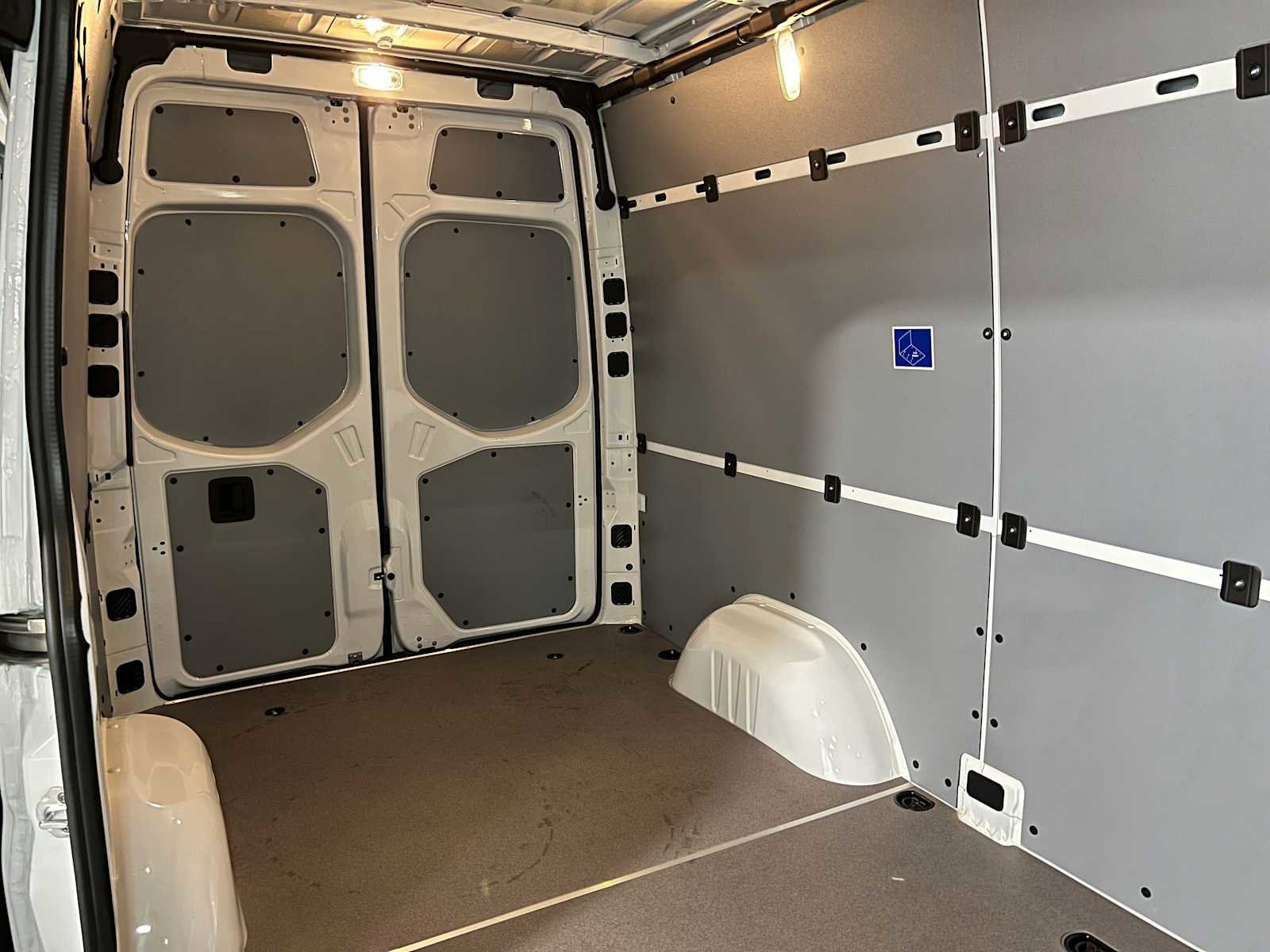 Used 2025 Mercedes-Benz Sprinter 2500 image 14