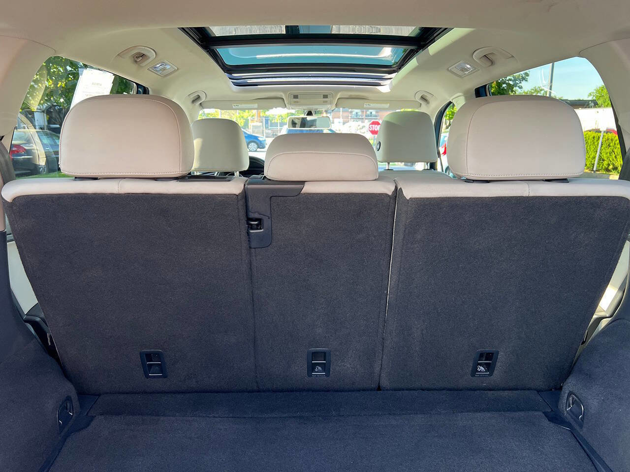 Used 2019 Volkswagen Tiguan SE w/ Panoramic Sunroof Package AWD/4WD image 16