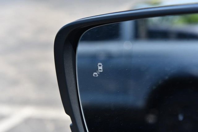 Used 2023 Honda Pilot EX-L image 10