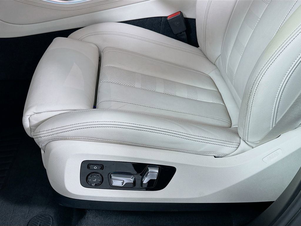 Used 2019 BMW X5 xDrive50i w/ M Sport Package AWD/4WD image 20