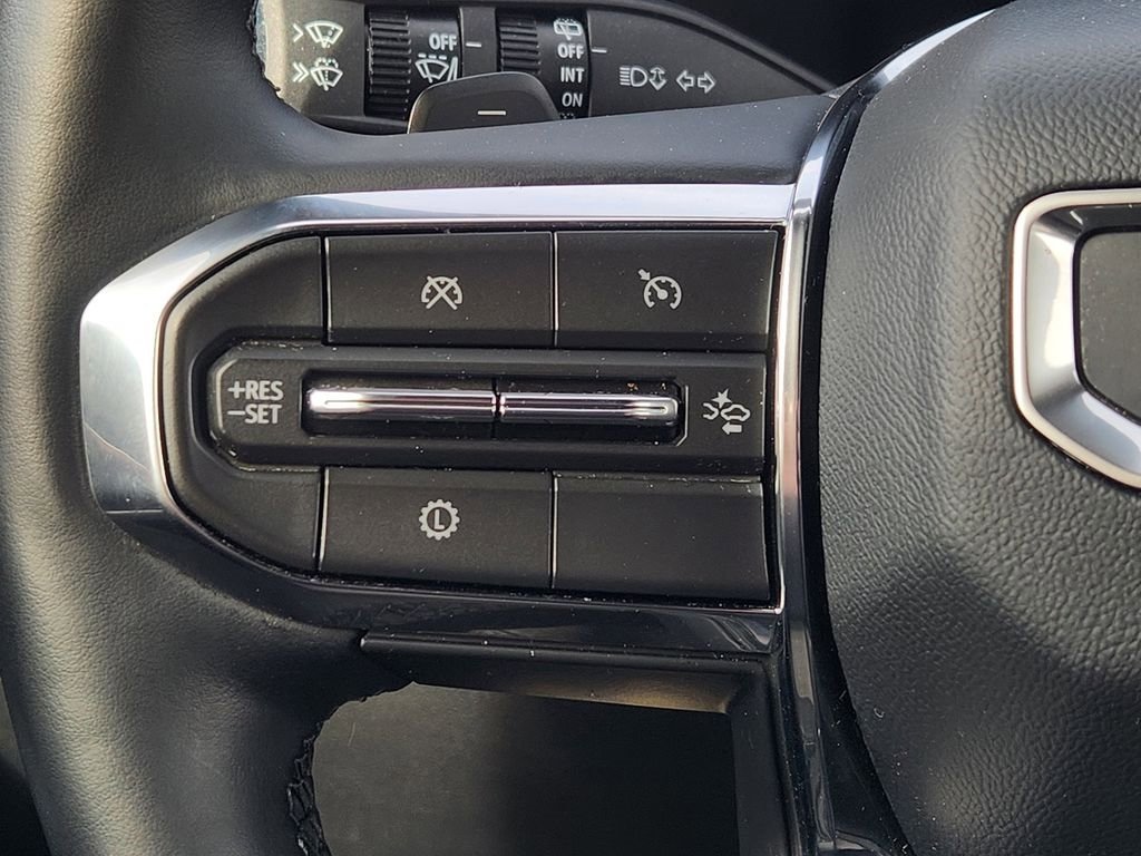 Used 2025 GMC Acadia Elevation FWD image 28