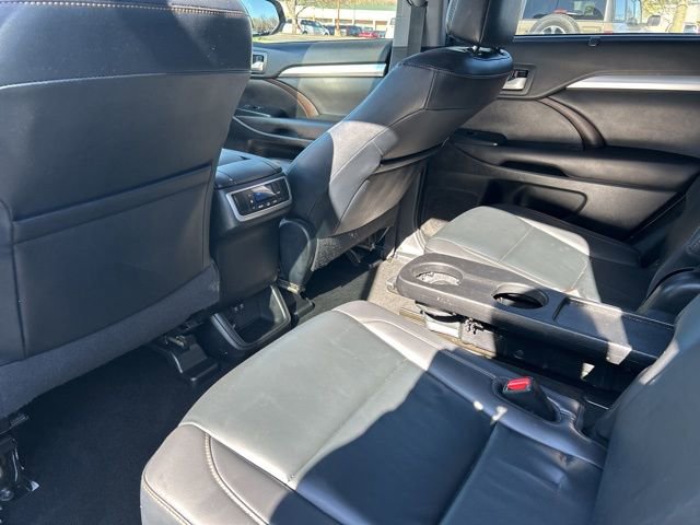 Used 2019 Toyota Highlander XLE image 13