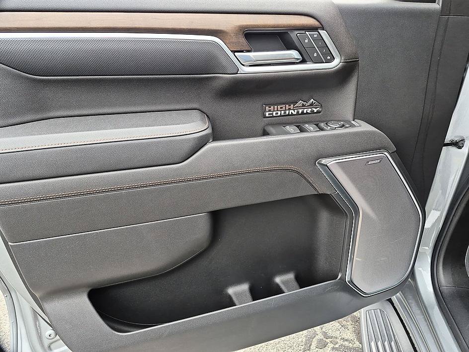 Certified 2025 Chevrolet Silverado 1500 High Country AWD/4WD image 12