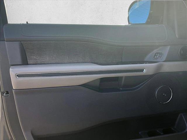 Used 2020 Ford Expedition Max Limited image 17