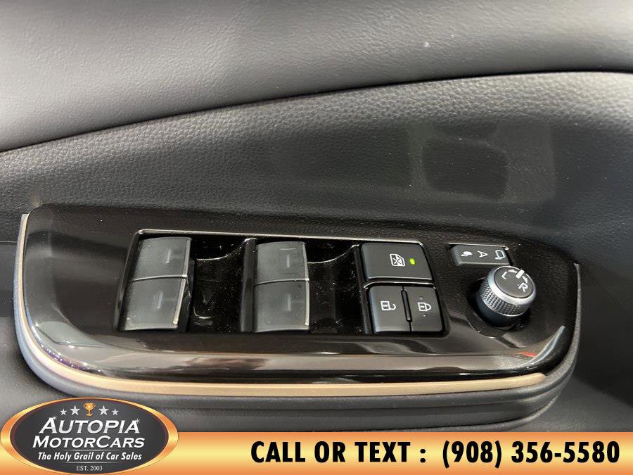 Used 2025 Toyota Crown Signia AWD/4WD image 27