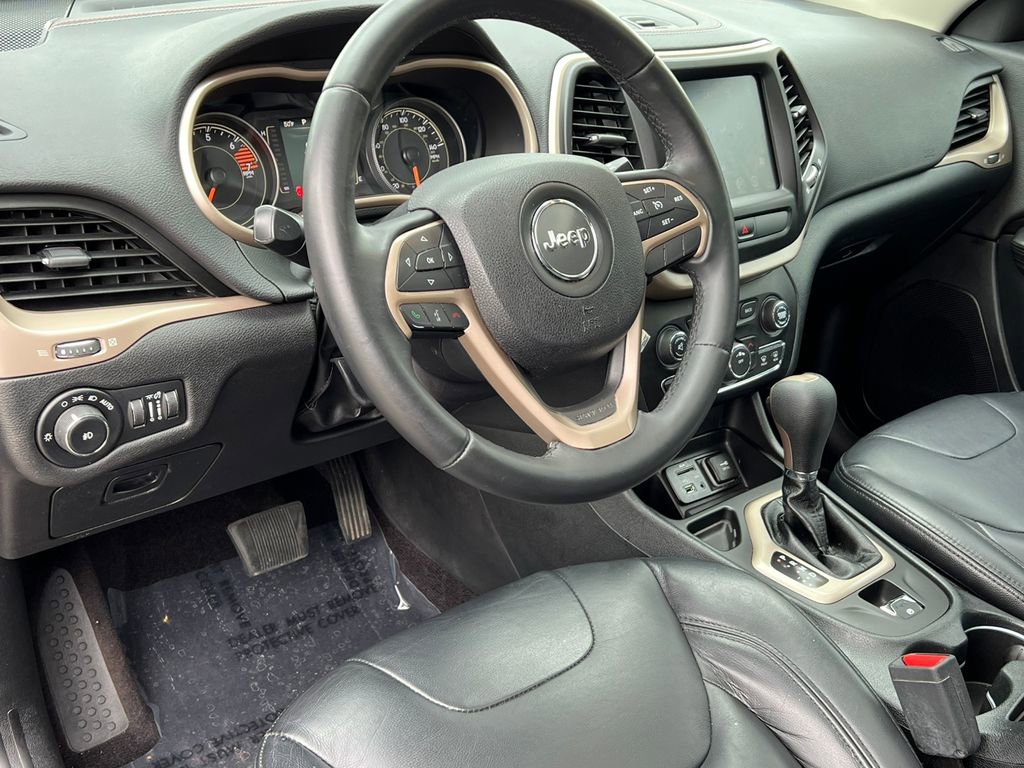 Used 2016 Jeep Cherokee 75th Anniversary FWD image 15