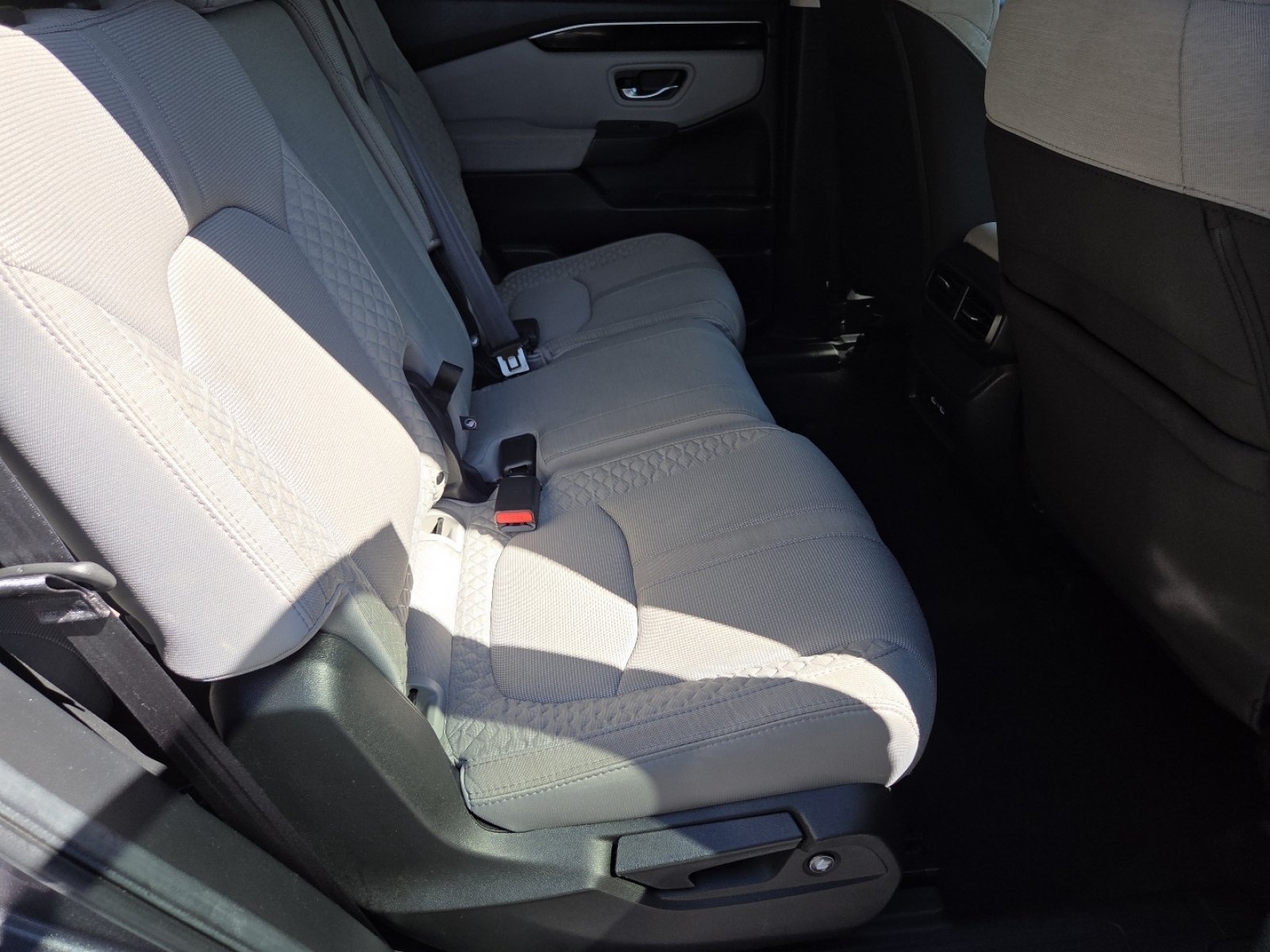 Certified 2023 Honda Pilot LX image 24