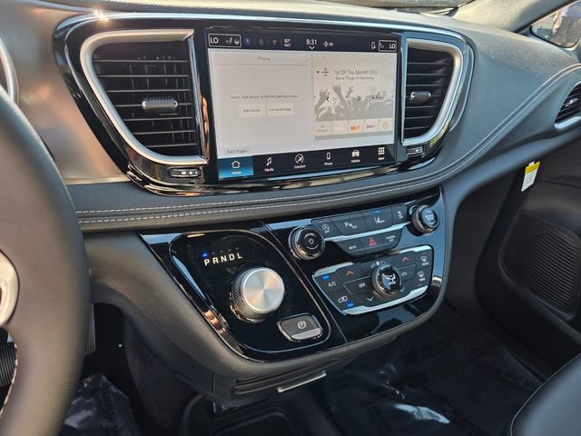 New 2026 Chrysler Pacifica Select FWD image 21