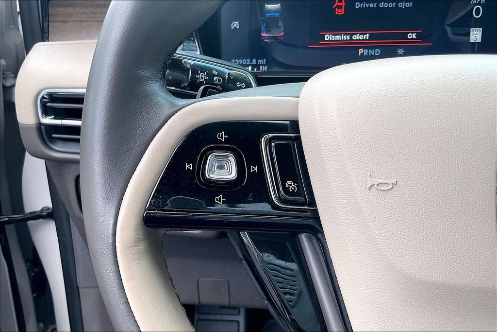 Certified 2023 Lincoln Corsair Reserve FWD image 13