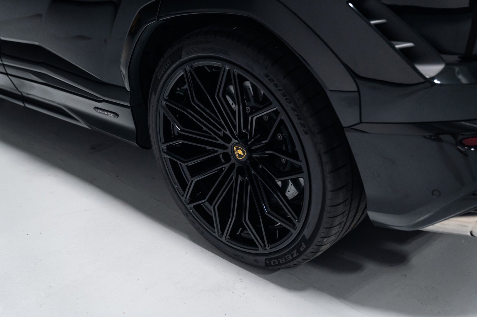 Used 2025 Lamborghini Urus SE image 33