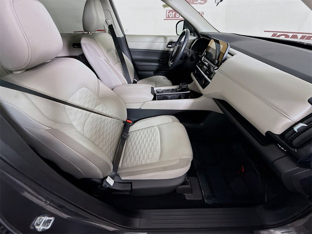 Certified 2022 Nissan Pathfinder SV w/ SV Premium Package image 34
