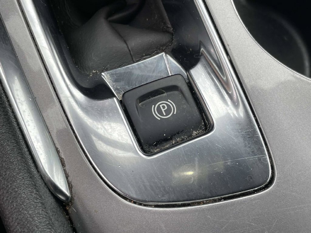 Used 2025 Chevrolet Malibu LT FWD image 40