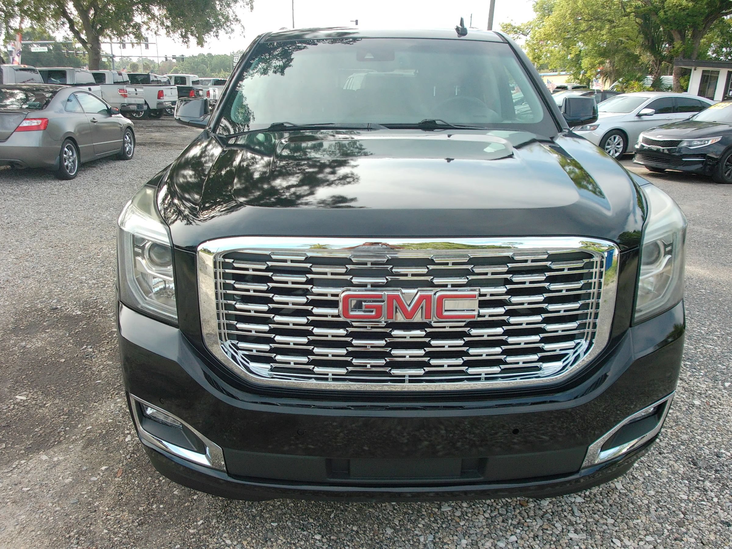 Used 2015 GMC Yukon XL Denali w/ Open Road Package RWD image 2